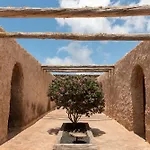 Casa Poniente Lodge *